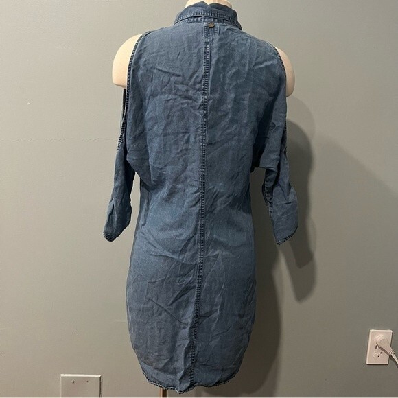 Guess Denim Chambray Cold Shoulder Button Front Dress Size Small - Picture 5 of 8